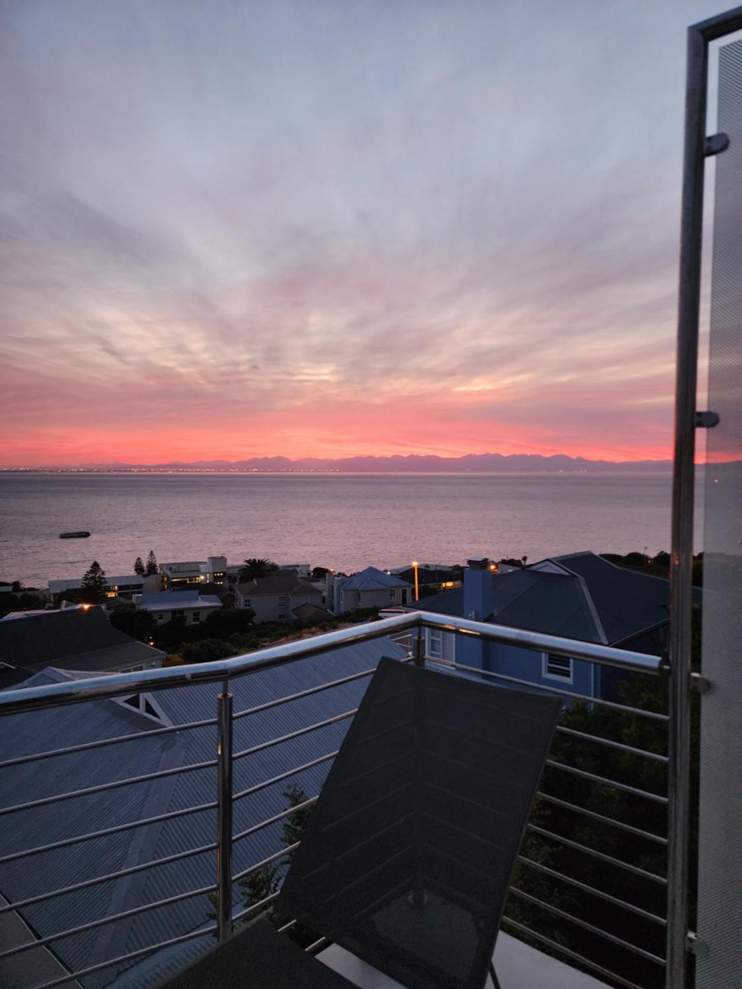 Boulders Blue Bed And Breakfast Simonʼs Town Exteriör bild