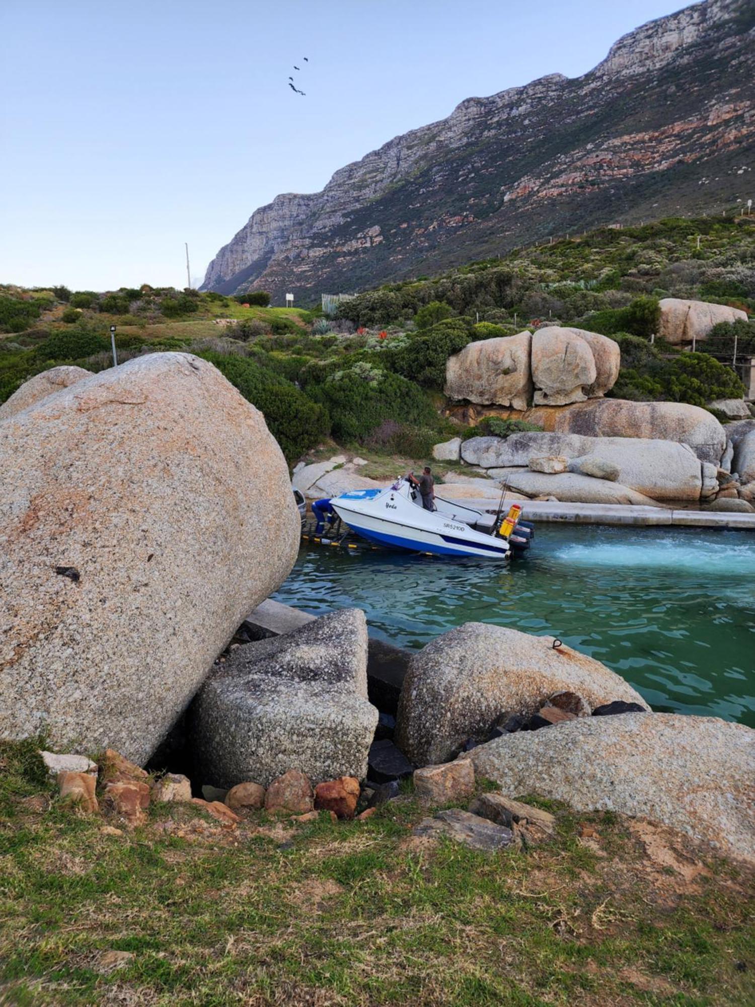 Boulders Blue Bed And Breakfast Simonʼs Town Exteriör bild